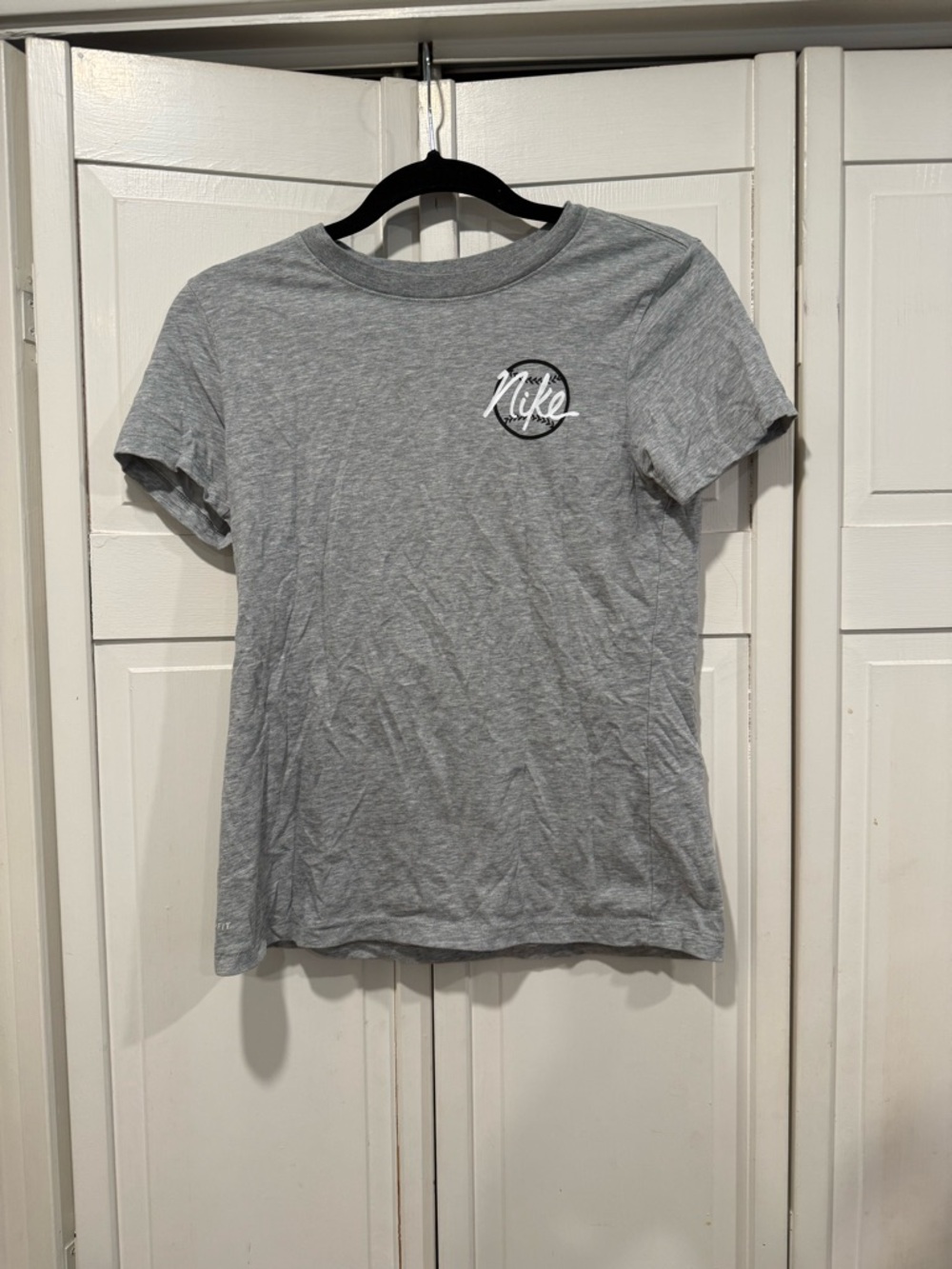 Nike softball‎ t shirt size small EUC
